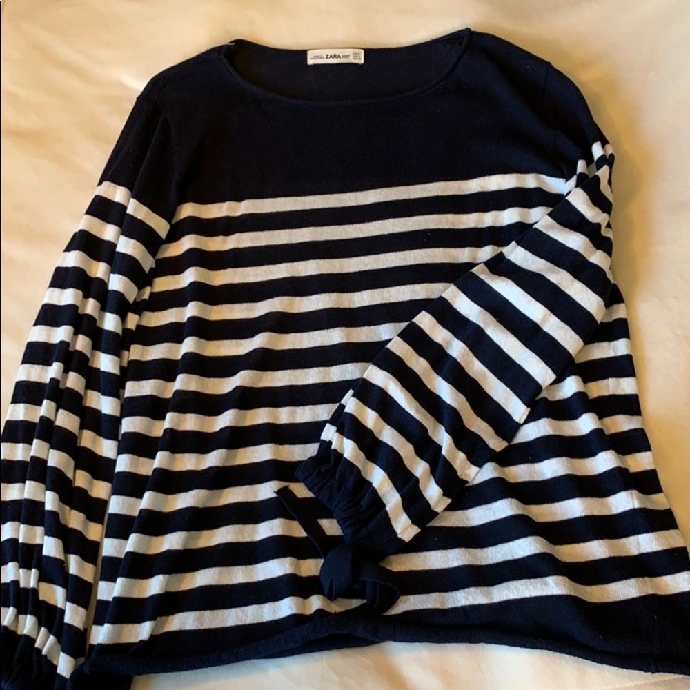 Oversized Zara top w/ cute drawstring cuffs